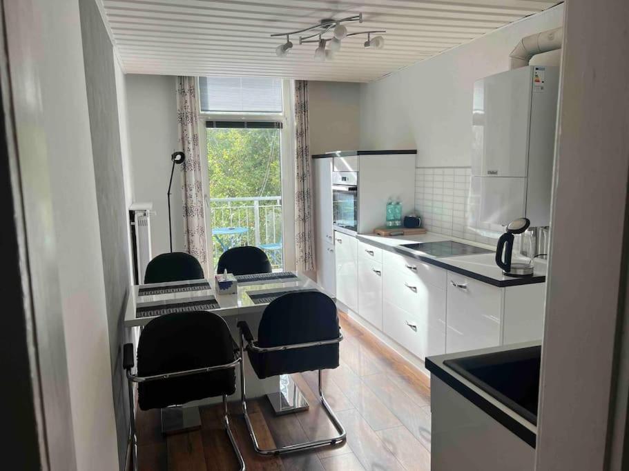Schoenes City-Apartment Im Zentrum Mit Balkon Hof  Dış mekan fotoğraf