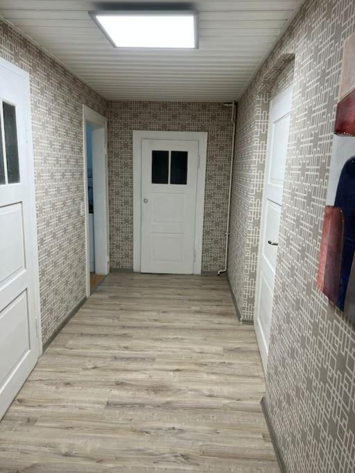 Schoenes City-Apartment Im Zentrum Mit Balkon Hof  Dış mekan fotoğraf