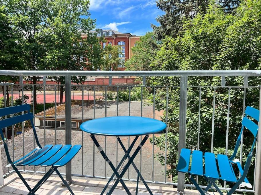 Schoenes City-Apartment Im Zentrum Mit Balkon Hof  Dış mekan fotoğraf
