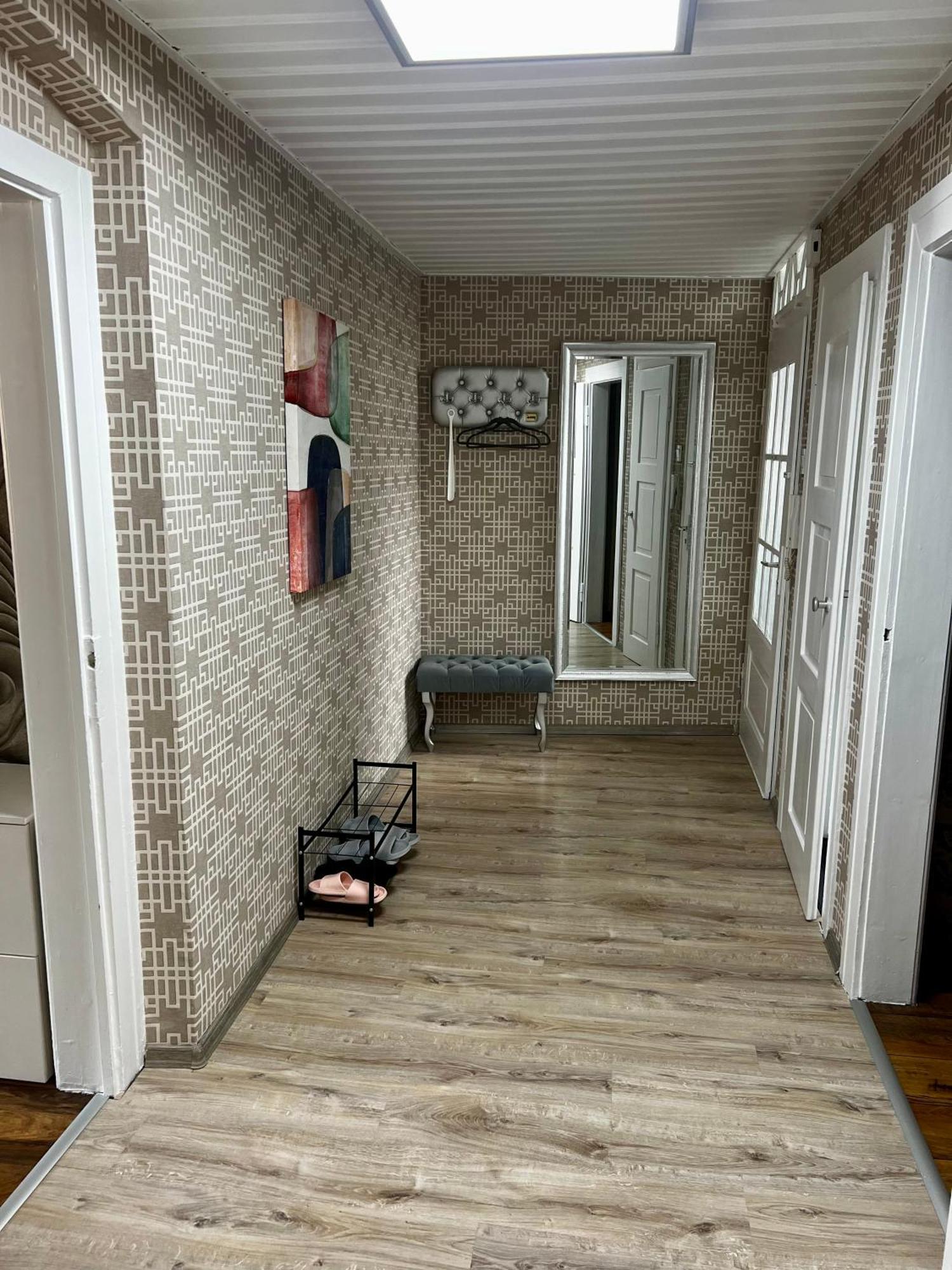 Schoenes City-Apartment Im Zentrum Mit Balkon Hof  Dış mekan fotoğraf