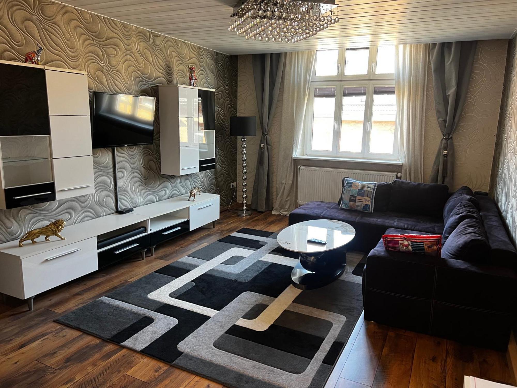 Schoenes City-Apartment Im Zentrum Mit Balkon Hof  Dış mekan fotoğraf