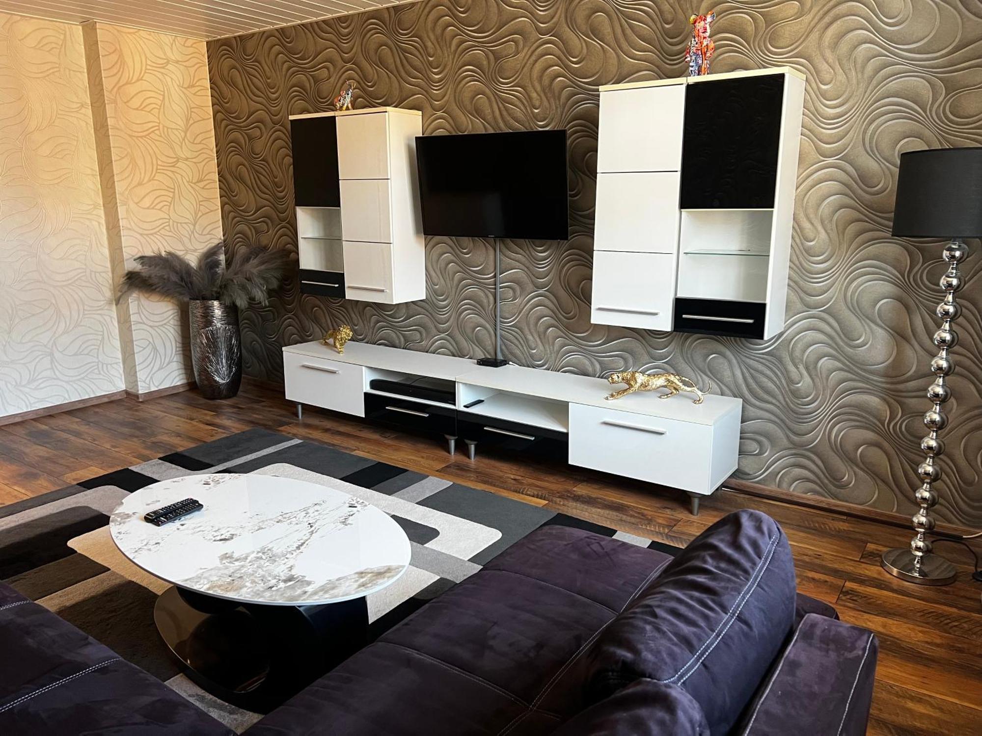 Schoenes City-Apartment Im Zentrum Mit Balkon Hof  Dış mekan fotoğraf